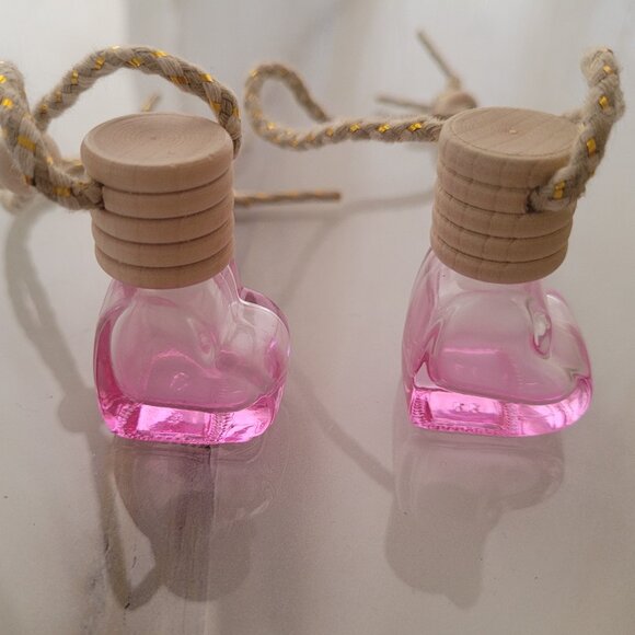 Heart-Shaped  Perfume Bottle Diffuser - Picture 3 of 3